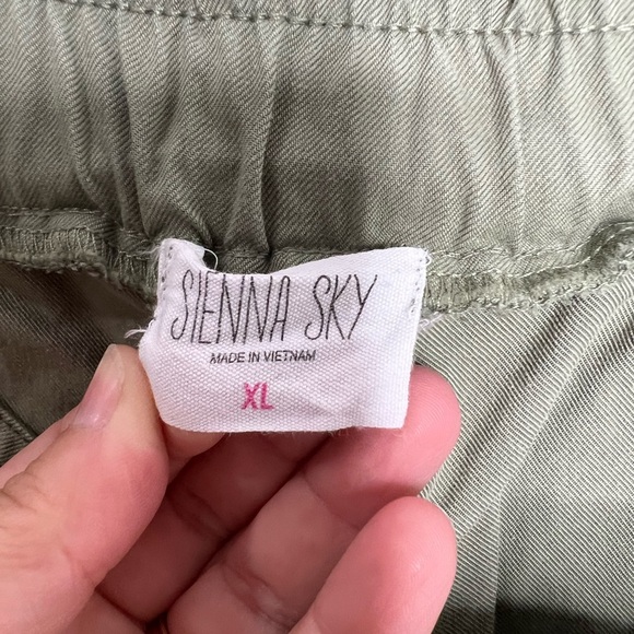 Sienna Sky Pants - Picture 5 of 6